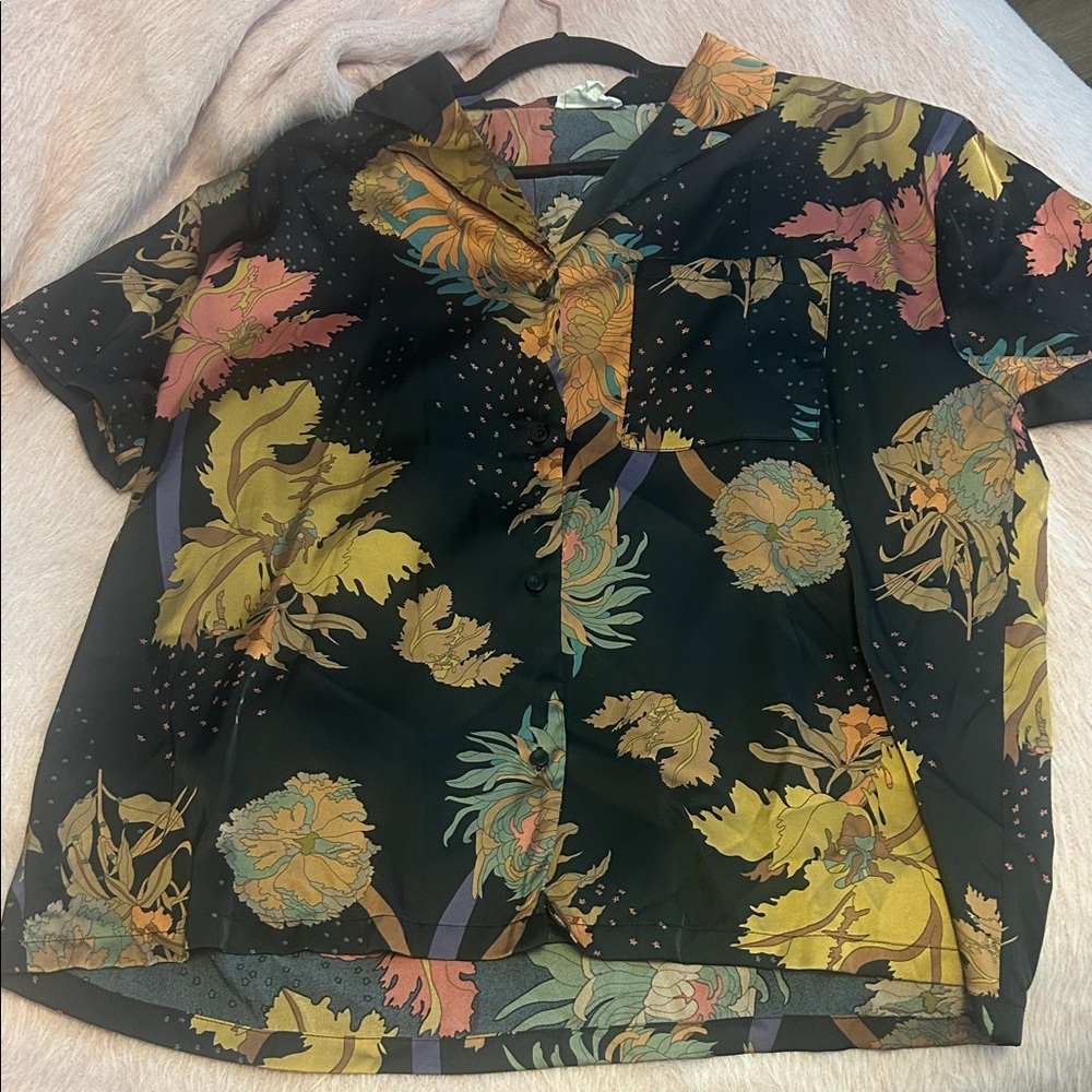 Vintage Love and Harmony Satin Button Up Relaxed Fit Floral Blouse Large